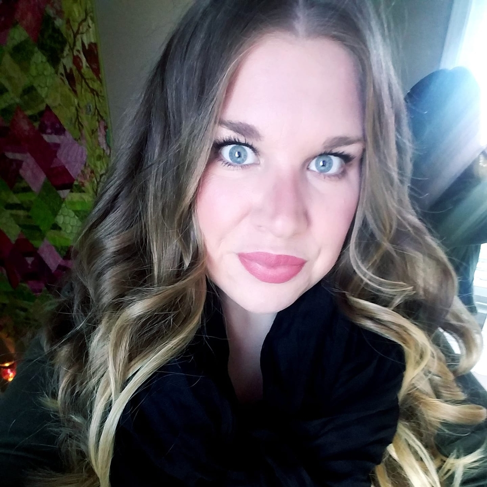 Meet your Posher, Becca